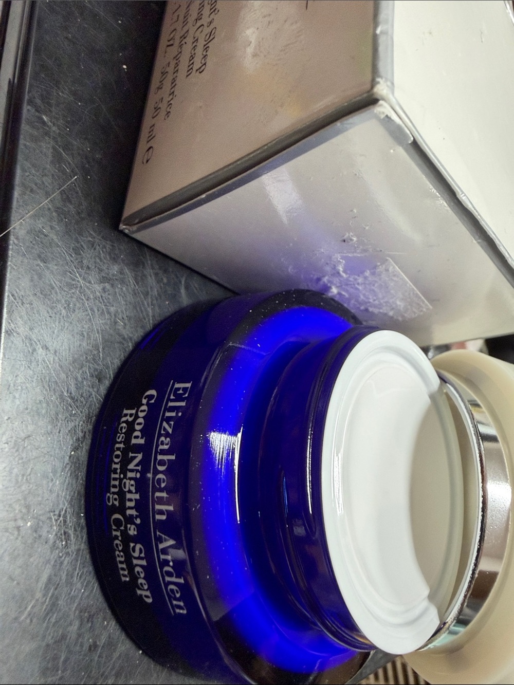 Elizabeth Arden good night's sleep restoring cream - Picture 3 of 3